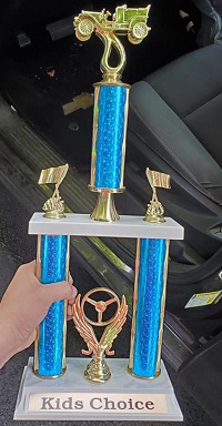 Kids Choice trophy 2019 200