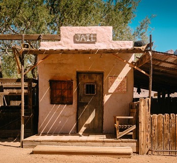 Stock-images3/Headers/HEADERS_350_jpeg/Jail_in_an_AZ_ghost_town_350.ClayCoNews