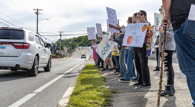PROTEST KY Resist